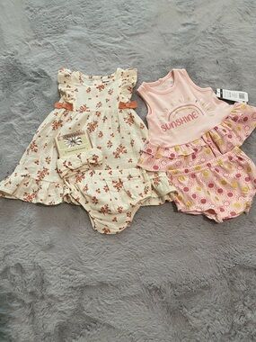 Daisy Fuentes 3 Piece With Accessory
Baby Starters 2 Piece With Accessory